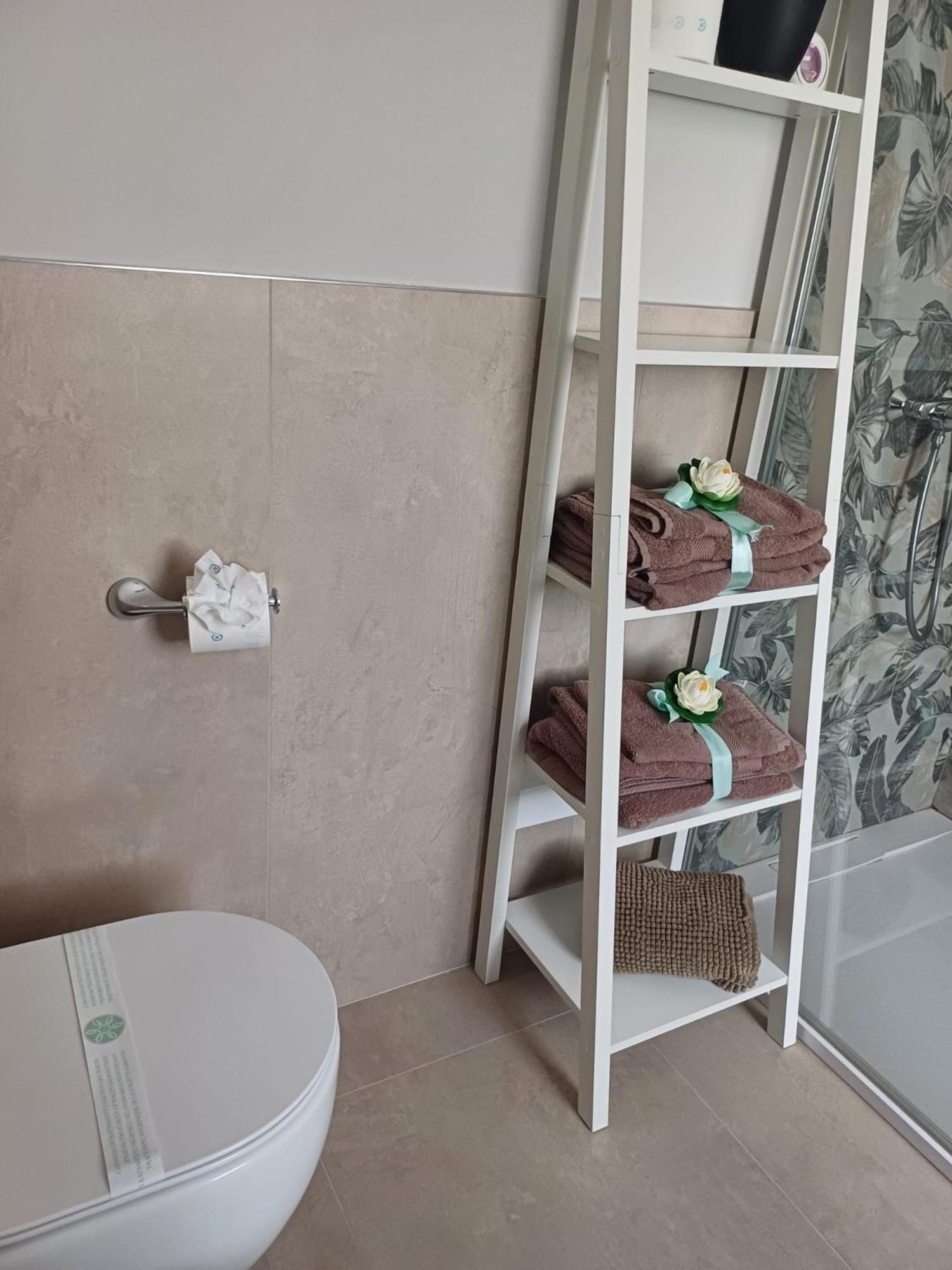 Maryhouse - Ingresso Indipendente Otel Venegono Superiore Dış mekan fotoğraf